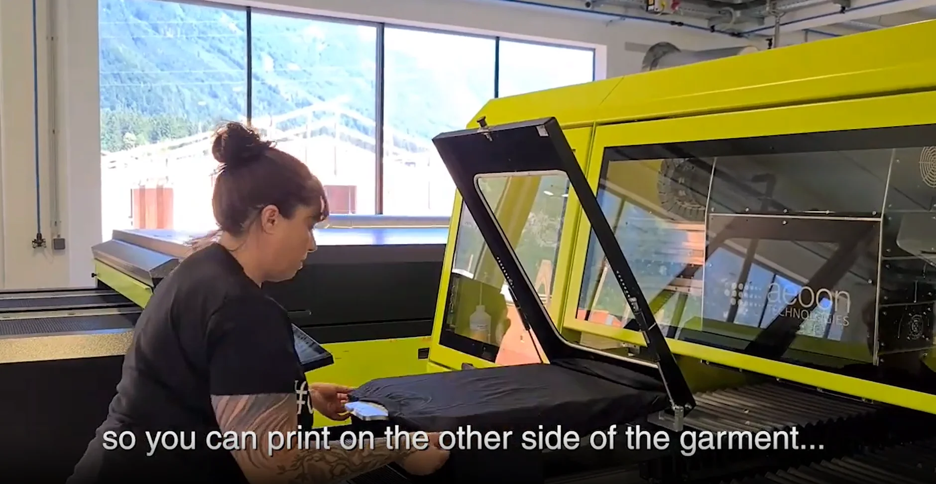 Integrated post pressing with aeoon PLUS Series